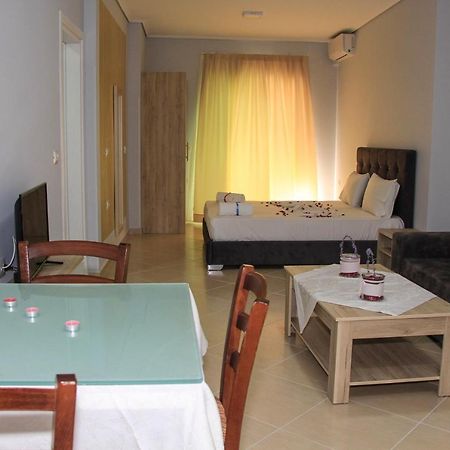 Maxi'S Apartments Sarandë Esterno foto
