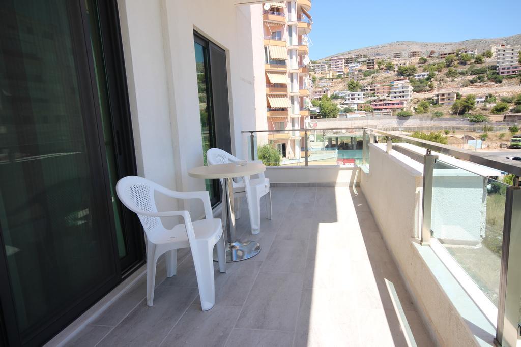 Maxi'S Apartments Sarandë Esterno foto