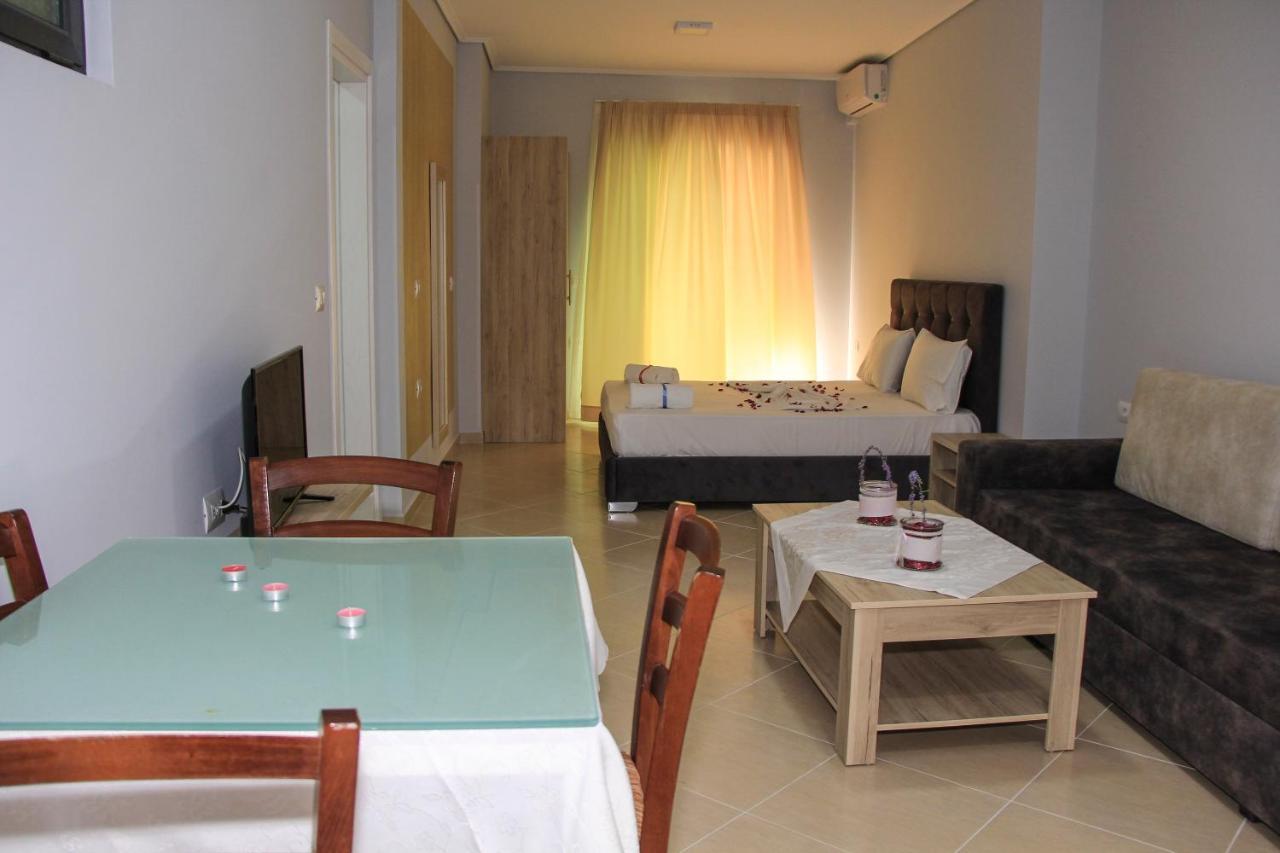 Maxi'S Apartments Sarandë Esterno foto