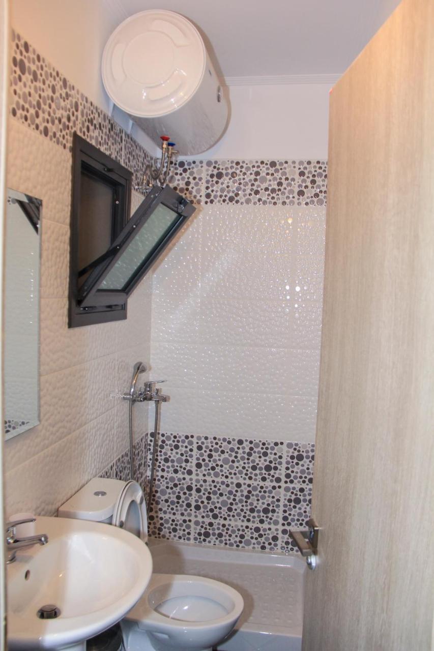 Maxi'S Apartments Sarandë Esterno foto