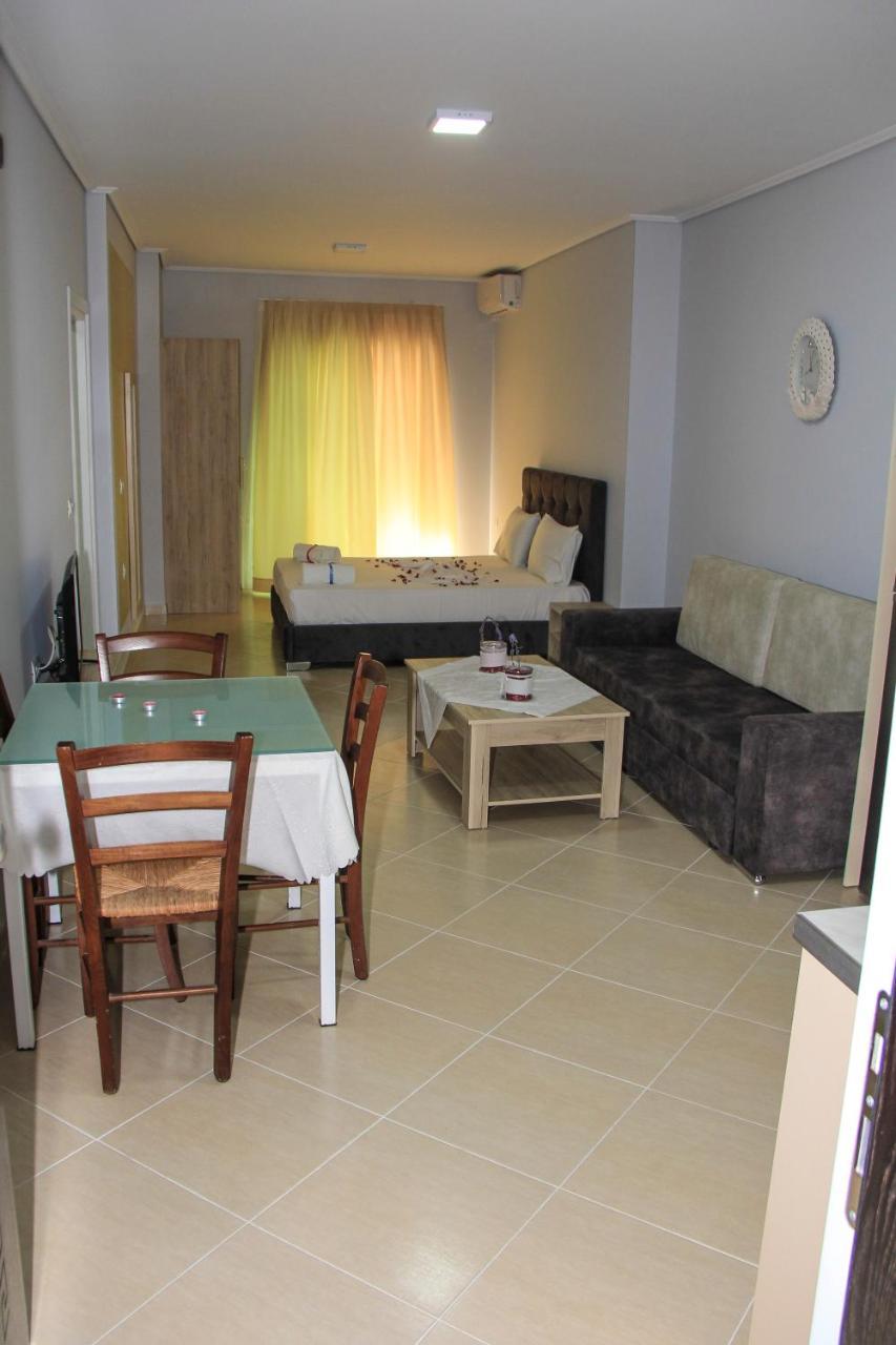 Maxi'S Apartments Sarandë Esterno foto