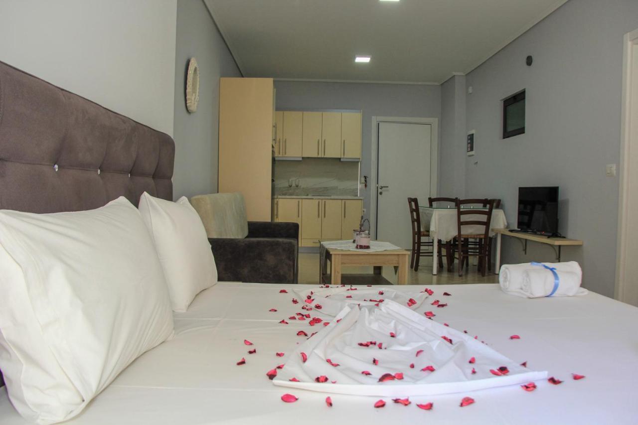 Maxi'S Apartments Sarandë Esterno foto
