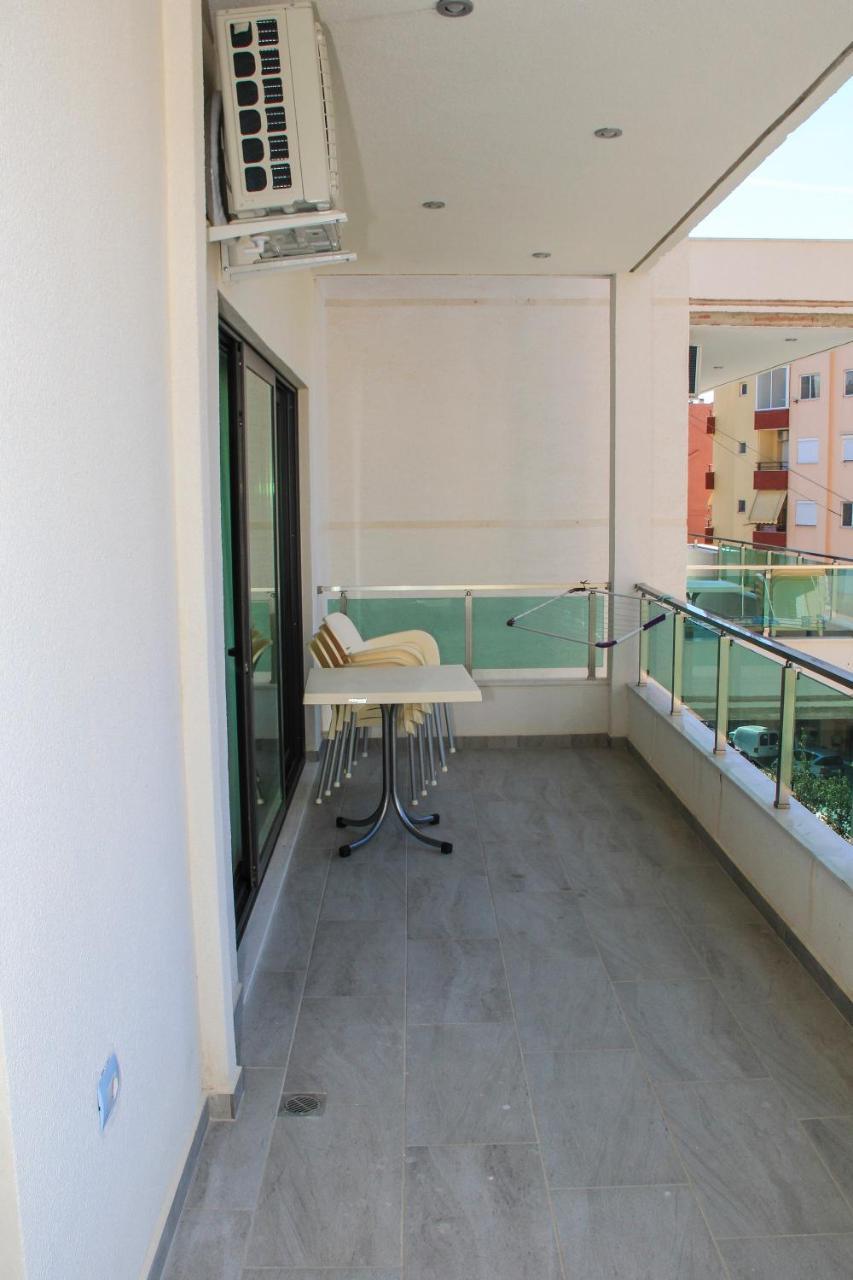 Maxi'S Apartments Sarandë Esterno foto
