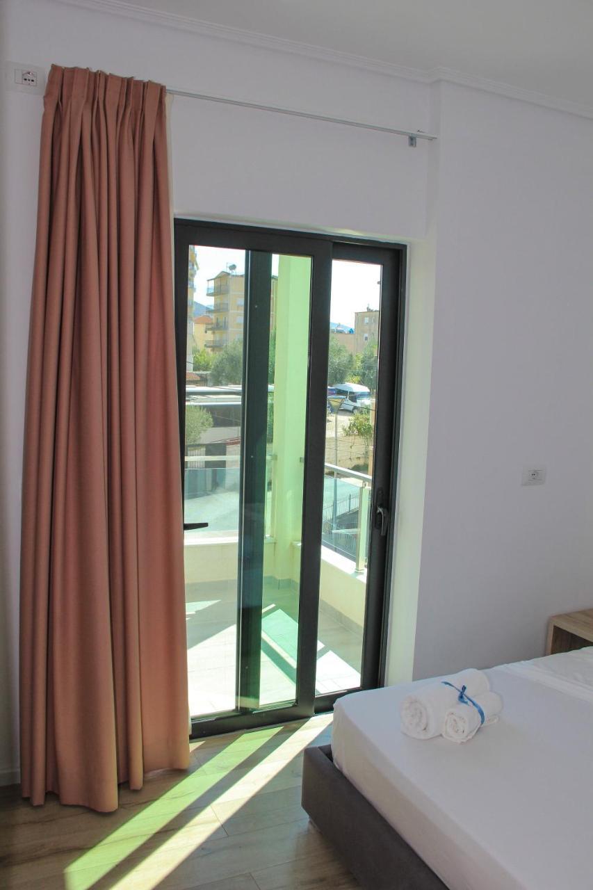 Maxi'S Apartments Sarandë Esterno foto