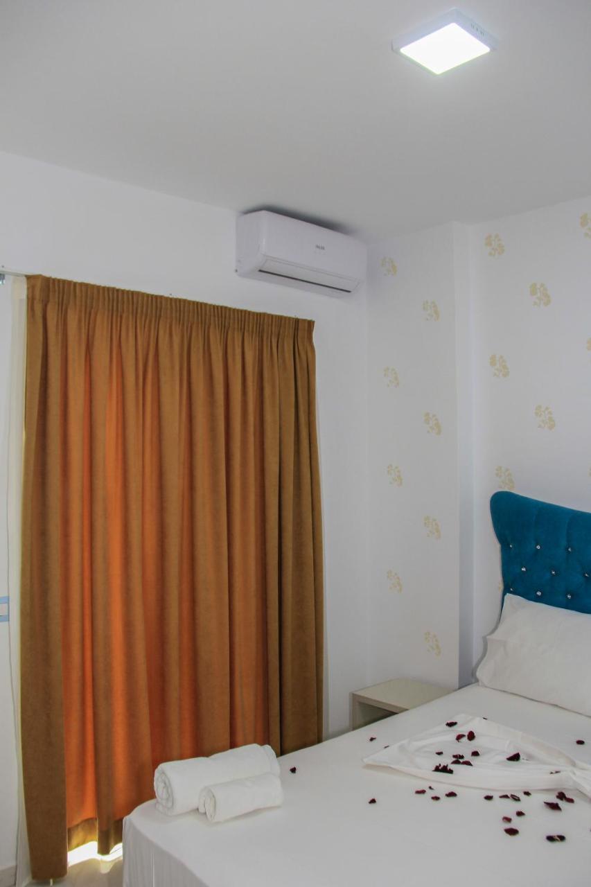 Maxi'S Apartments Sarandë Esterno foto