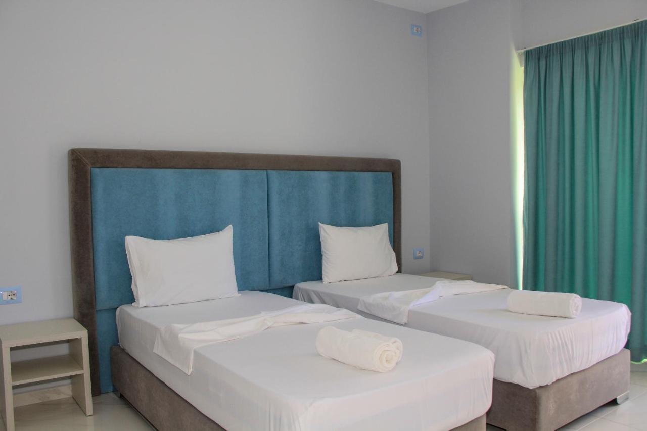 Maxi'S Apartments Sarandë Esterno foto