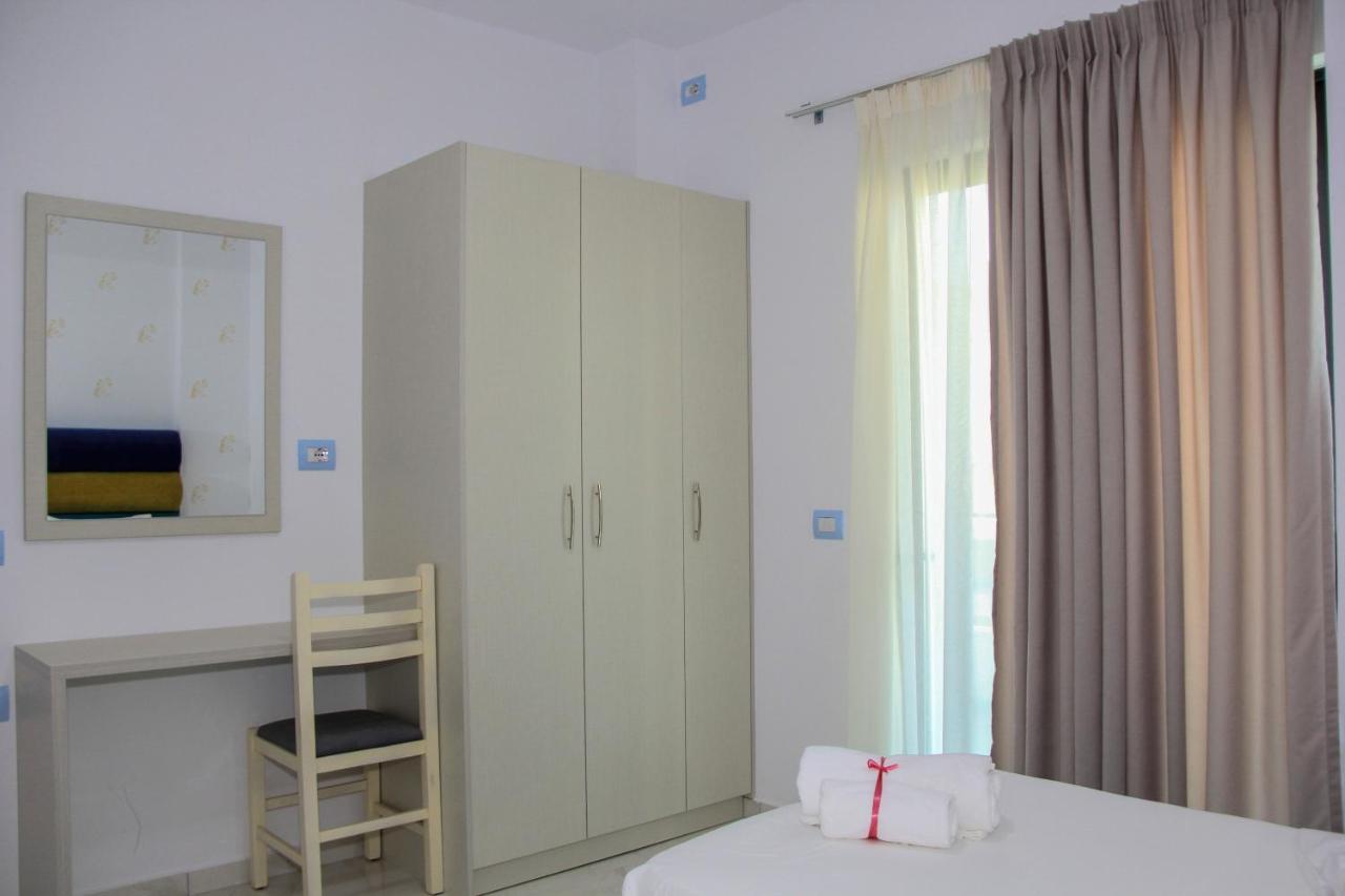 Maxi'S Apartments Sarandë Esterno foto